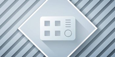 Kağıt kesiği Davul makinesi simgesi gri arkaplanda izole edildi. Müzik aletleri. Kağıt sanatı tarzı. Vektör.