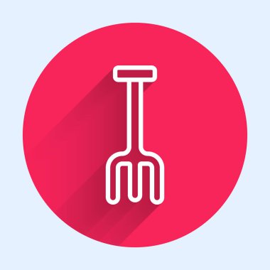 Beyaz çizgili bahçe tırmık ikonu uzun gölgeli. Bahçecilik, tarım, çiftçilik aleti. Toprak işçisi. Temizlik ekipmanları. Kırmızı daire düğmesi. Vektör.