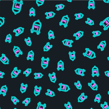 Line Otel bagaj arabasında siyah arka planda izole edilmiş bavul ikonu var. Seyahat bagaj tabelası. Seyahat bagaj ikonu. Vektör