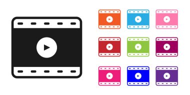Siyah Oyun Video simgesi beyaz arkaplanda izole edildi. Film şeridi tabelası. Simgeleri renklendirin. Vektör.