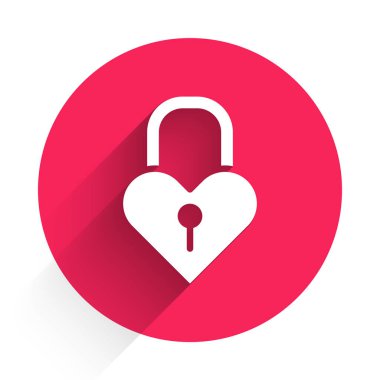 Uzun gölgeli izole edilmiş kalp simgesi şeklindeki Beyaz Kale. Aşk sembolü ve anahtar deliği işareti. 8 Mart. Mutlu Kadın Günleri. Kırmızı daire düğmesi. Vektör