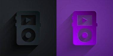 Kağıt kesiği Müzik çalar simgesi mor arkaplanda siyah üzerine izole. Taşınabilir müzik cihazı. Kağıt sanatı tarzı. Vektör