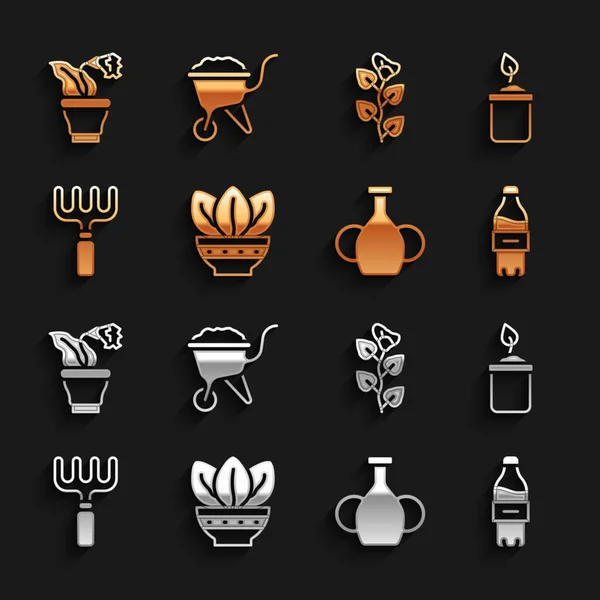 Set Pflanze im Topf, Sprossenflasche, Flasche Wasser, Vase, Gartenharke, Efeuzweig, Blume und Schubkarre mit Schmutzsymbol. Vektor — Stockvektor