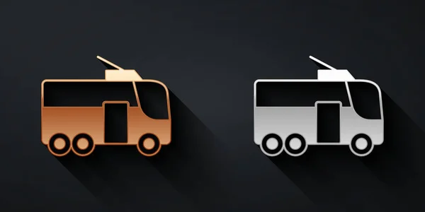 Χρυσό και ασήμι Trolleybus εικονίδιο απομονώνονται σε μαύρο φόντο. Σύμβολο δημόσιων συγκοινωνιών. Μακρύ στυλ σκιάς. Διάνυσμα — Διανυσματικό Αρχείο