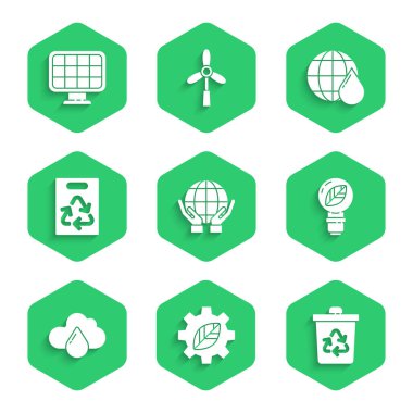 Dünya küresi tutan Eller, Yaprak bitki ekipman makinesi, geri dönüşümlü geri dönüşüm kutusu, ampul yaprağı, bulut yağmuru, kağıt torba, gezegen suyu damlası ve güneş enerjisi simgesi. Vektör