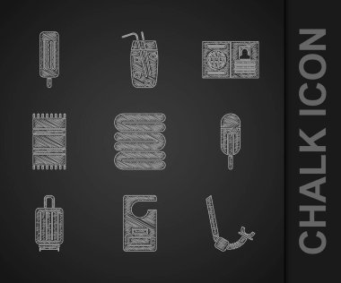 Havlu destesini ayarlayın, lütfen rahatsız etmeyin, şnorkel, dondurma, bavul, plaj havlusu, pasaport ve ikon. Vektör