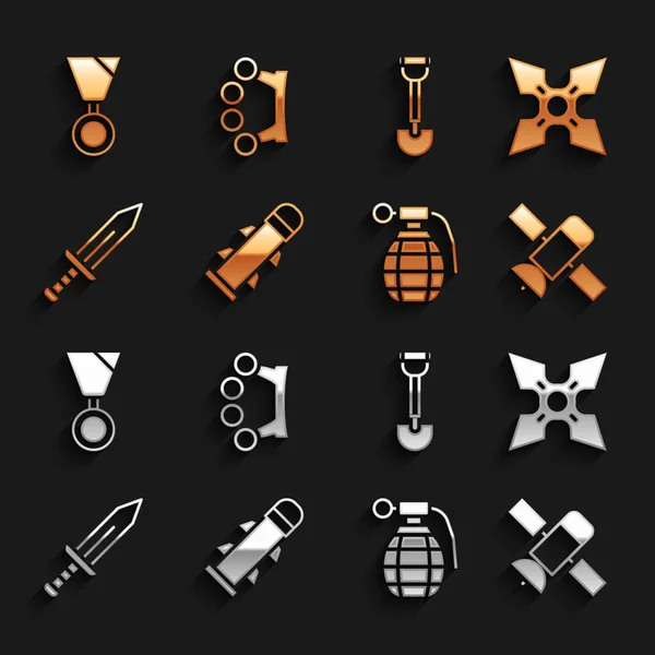 Set Cohete, shuriken ninja japonés, Satélite, granada de mano, espada, pala Sapper, medalla de recompensa militar e icono de los nudillos de latón. Vector — Vector de stock