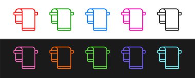 Siyah ve beyaz arkaplanda izole edilmiş askı simgesine çizgi havlusu koyun. Banyo havlusu ikonu. Vektör