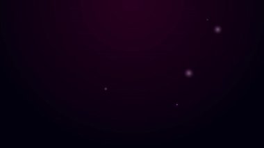 Parlak neon çizgili kirazlı cheesecake dilimi ve siyah arka planda izole edilmiş meyve tepesi ikonu. 4K Video hareketli grafik canlandırması