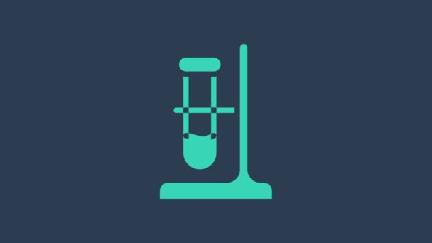 Flacon de tube à essai en verre turquoise sur l'icône du support isolé sur fond bleu. Equipement de laboratoire. Animation graphique de mouvement vidéo 4K — Video
