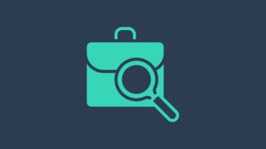 Mavi arka planda izole edilmiş evrak çantası ikonu olan turkuaz büyüteç. İş arıyorum. İş arama konsepti. İşsizlik, kelle avcılığı, kariyer. 4K Video hareketli grafik canlandırması