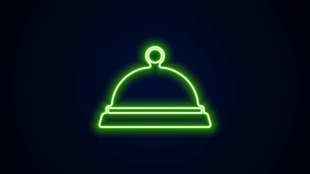 Glowing neon line Covered with a tray of food icon isolated on black background. Tray and lid sign. Restaurant cloche with lid. 4K Video motion graphic animation — Stock Video