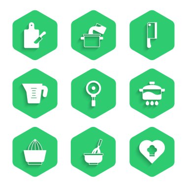 Kızartma tavası, kaseli mutfak çırpıcısı, aşçı şapkası, pişirme kabı, meyve sıkacağı, ölçüm kabı, et helikopteri ve kesme tahtası ve bıçak ikonu. Vektör