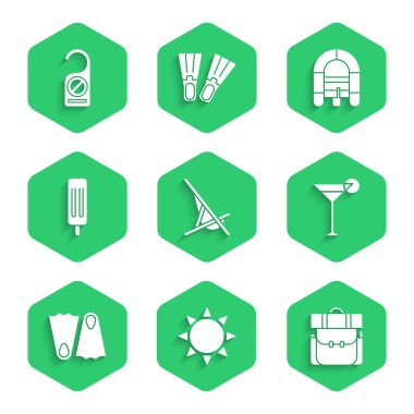 Sunbed, yürüyüş sırt çantası, martini bardağı, plastik yüzgeçler, dondurma, rafting botu ve lütfen ikonu rahatsız etmeyin. Vektör