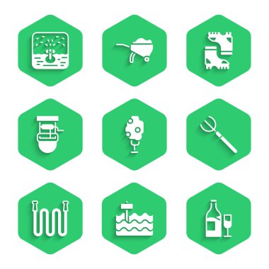 Ağacı elma, bahçe yatağı, şarap şişesi camı, dirgen, hortum kovası, su geçirmez lastik bot ve otomatik sulama ikonu ile donat. Vektör