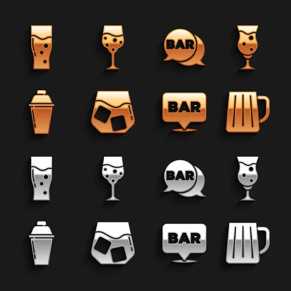 Set Copa de whisky, cerveza, taza de madera, ubicación de la barra de alcohol, coctelera, letrero de la calle con bar, y el icono del champán. Vector — Vector de stock