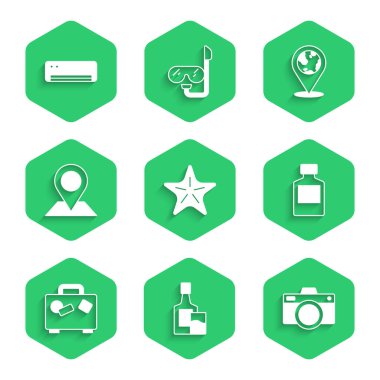 Denizyıldızı, viski şişesi ve cam, fotoğraf makinesi, çanta, konum, küre ve klima ikonu. Vektör