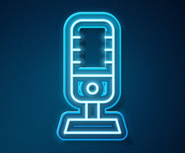 Parlayan neon hattı mikrofon simgesi mavi arkaplanda izole edildi. Radyodaki mikrofondan. Sözcü işareti. Vektör