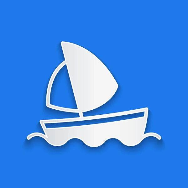 Papier découpé Yacht voilier ou voilier icône isolé sur fond bleu. Voilier croisière maritime voyage. Style art du papier. Vecteur — Image vectorielle