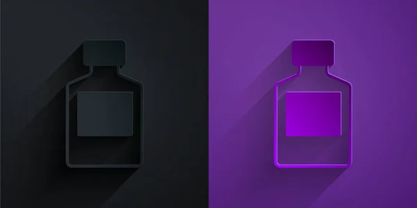 Papiergeschnittene Whiskey-Flasche Symbol isoliert auf schwarz auf lila Hintergrund. Papierkunst. Vektor — Stockvektor