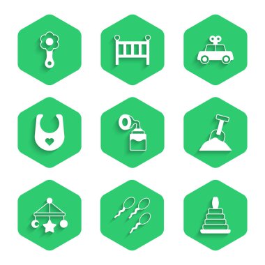 Göğüs pompası, sperm, piramit oyuncağı, kum ve kürekli kum havuzu, bebek beşiği asılı oyuncaklar, önlük, oyuncak araba ve oyuncak bebek ikonu. Vektör