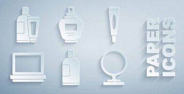 Şampuan, krem ya da losyon kozmetik tüpü, aynalı makyaj tozu, yuvarlak makyaj malzemesi, parfüm ve ikon. Vektör