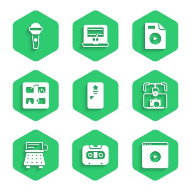 Sahne arkası, Retro ses kaseti, çevrimiçi oyun videosu, kameralı Gimbal stabilizatörü, daktilo, Storyboard, AVI dosya belgesi ve mikrofon simgesini ayarla. Vektör