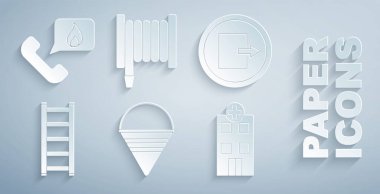 Yangın konisi kovası, çıkış, kaçış, tıbbi hastane binası, hortum makarası ve 911 ikonunu acil durum telefonuyla ayarla. Vektör