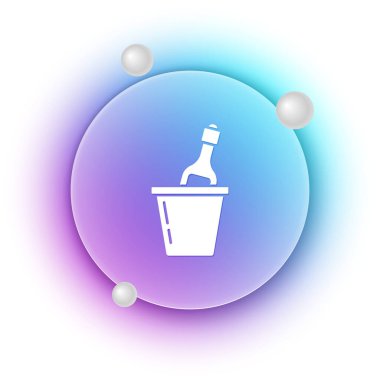 Beyaz arka planda izole edilmiş buz kovası ikonunda beyaz bir şampanya şişesi. Mavi ve mor eğimli çember arkaplan. Vektör.