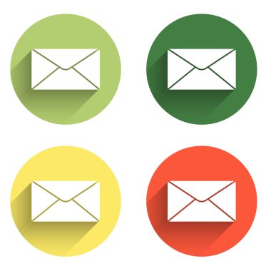 Zarf simgesini uzun gölge arkaplanı ile izole et. E- posta mektup sembolü. Renkli daire düğmesi. Vektör.