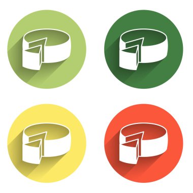 Peynir simgesini uzun gölge arkaplanı ile izole et. Renkli daire düğmesi. Vektör.