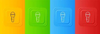 Renkli arkaplanda beyaz mikrofon simgesi izole edildi. Radyodaki mikrofondan. Sözcü işareti. Kare düğmelere simgeleri yerleştir. Vektör.