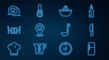 Buzdolabı Bıçağı Citrus Meyve Suyu Meyve Suyu Karıştırıcı Şapkası konuşma köpüğü mutfak kepçesi ve pizza bıçak ikonu içinde tahtadan masa sandalyesi. Vektör.