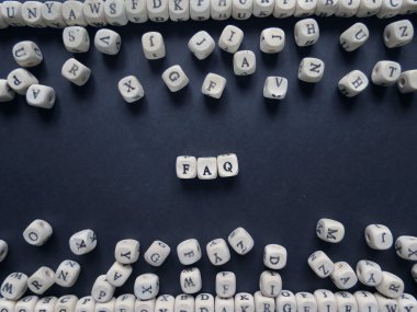 Word SSS a demet-in diğer mektupları o yanındaki küçük beyaz küpler
