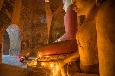 Güneydoğu Asya acemi bir Buddihist temple vardır