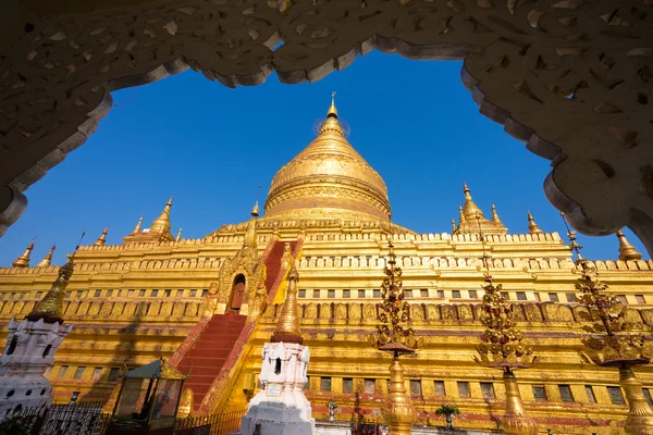 Šwezigon Paya Pagoda, Bagan, Myanmar. — Stock fotografie