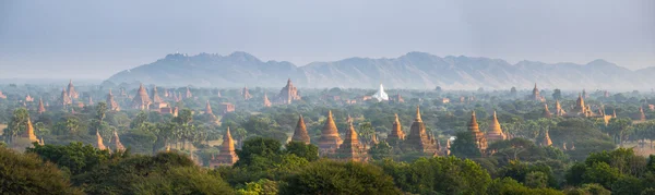 Bagan(Pagan) düz, Mandalay, Myanmar Panorama görünümünü. 2015 — Stok fotoğraf