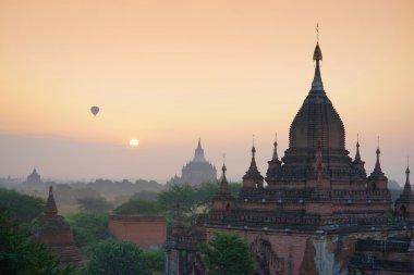 bagan, myanmar (burma düz Pagoda peyzaj)