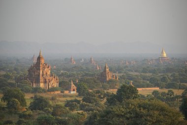 bagan, myanmar (burma düz Pagoda peyzaj)