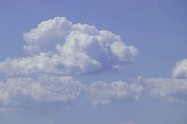 White Fluffy Clouds Sunny Day Blue Sky Summer Day — Stock Photo, Image