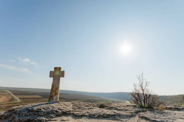 Hermoso paisaje. La cruz de los antiguos Orhei. Moldavia —  Fotos de Stock