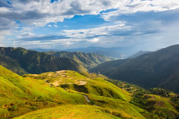 Blick auf die grünen Berge — Stockfoto