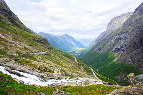 La vista desde la altura del trollstigen — Foto de Stock