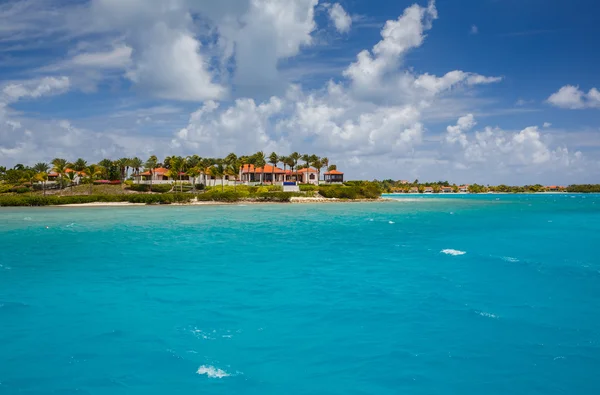 Bonita vista de la costa de Antigua, el mar Caribe —  Fotos de Stock