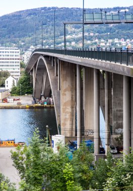 Bergen, Norveç'te beton köprü yan görünüm