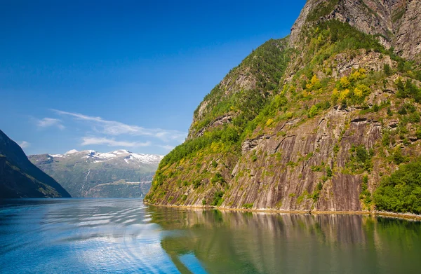 Lindos fiordes da Noruega — Fotografia de Stock