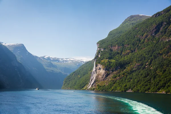 Lindos fiordes da Noruega — Fotografia de Stock