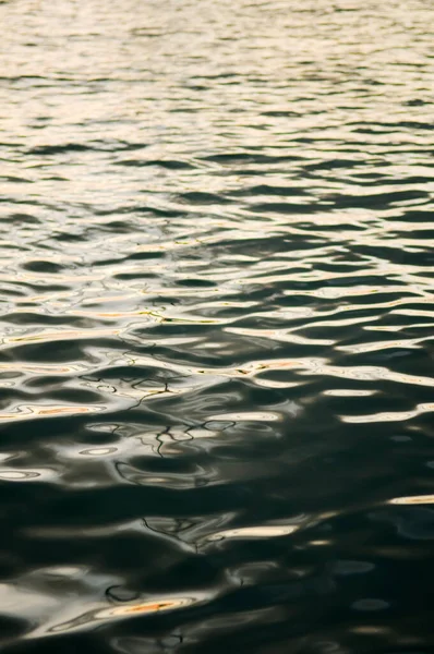 Fundo Superfície Mar Preto Com Ondas Textura Sedosa Água Oceano — Fotografia de Stock