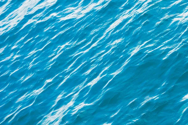 Dalgalı Mavi Deniz Yüzeyi Okyanus Suyunun Ipeksi Dokusu Karayip Yaşam — Stok fotoğraf