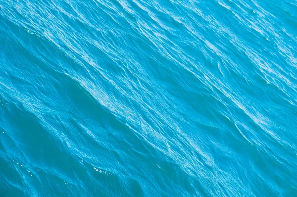 Blauwe Zee Oppervlak Achtergrond Met Golven Zijdezachte Textuur Van Oceaanwater — Stockfoto
